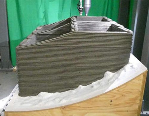 3Dプリンターによる造形結果。地盤の凹凸にピッタリとかみ合うように壁が造形できた