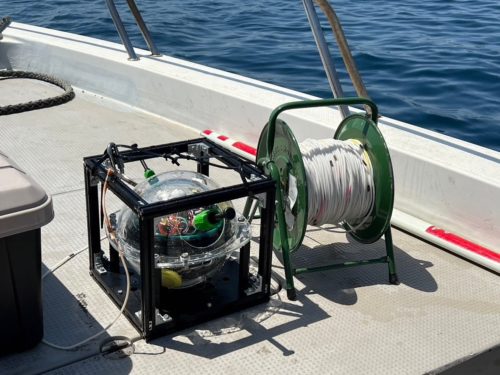 新型磁力センサー「JIKAI」を搭載した水中磁力調査機
