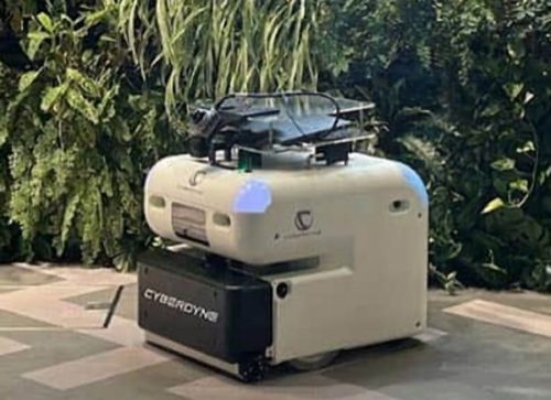 複数の維持管理業務を行うマルチタスク型ロボット（以下の写真、資料：戸田建設）