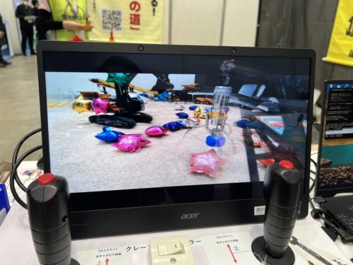 裸眼3Dモニターで立体視しながらのクレーンゲーム