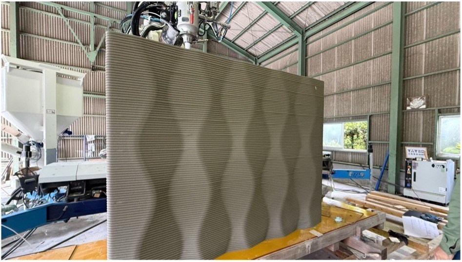 3Dプリンターを使い、型枠なしで造形した壁部材の例(以下の写真:セレンディクス)