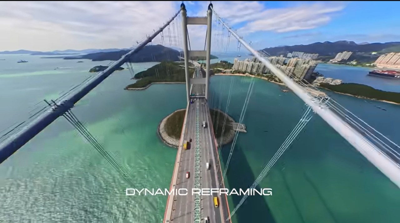 吊り橋を撮影した例。左右のケーブルや下の橋面、前方のタワーなどが一度に撮影できる