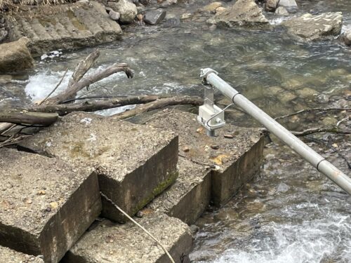 電池式水位計の例